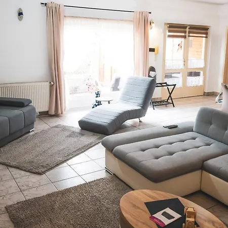 アパート Bory Apartman, Zart Udvari Parkolas, Met Arena 2,5 Km セーケシュフェヘールヴァール