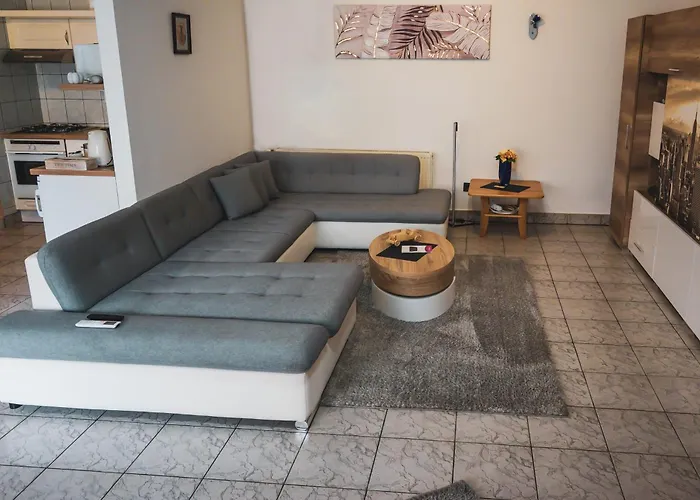 Bory Apartman, Zart Udvari Parkolas, Met Arena 2,5 Km Apartment Székesfehérvár