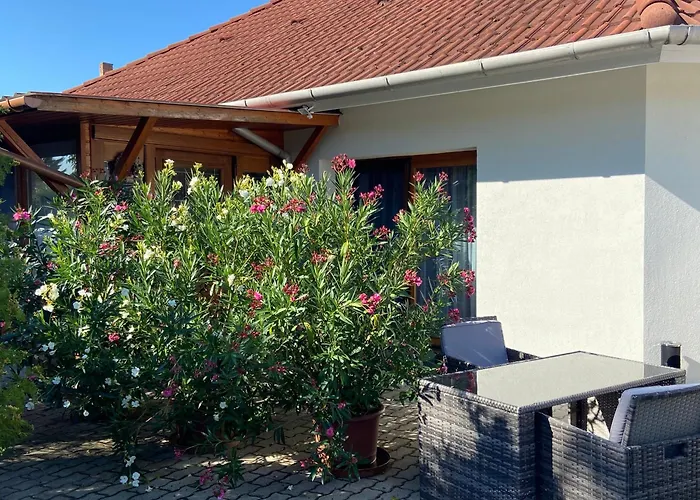 公寓 Bory Apartman, Zart Udvari Parkolas, Met Arena 2,5 Km *